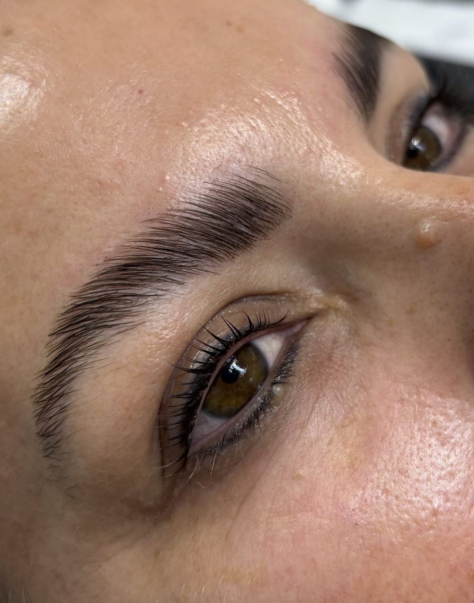 Resultado de brow lamination e lash lifting